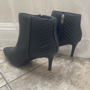 Chic Black Quilted Heeled Boots